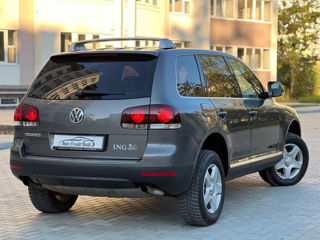 Volkswagen Touareg foto 2