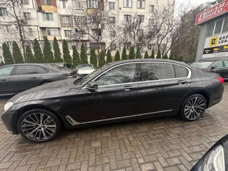 BMW 7 Series foto 3