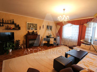 Apartament de lux! Buiucani, bd. Alba Iulia, 240 m2, 2 nivele, euroreparație! foto 3