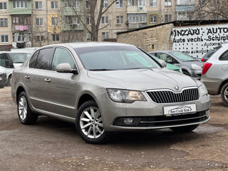 Skoda Superb foto 3