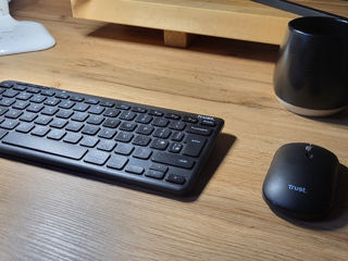 Lyra Multi-Device Wireless Keyboard & Mouse - Black