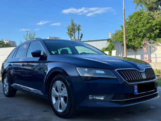 Skoda Superb foto 4