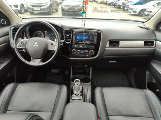 Mitsubishi Outlander foto 8