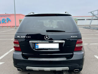 Mercedes M-Class foto 8