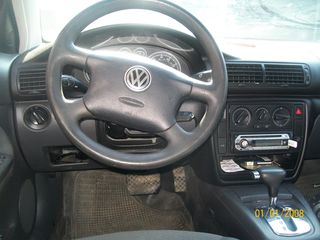 Volkswagen Passat foto 3