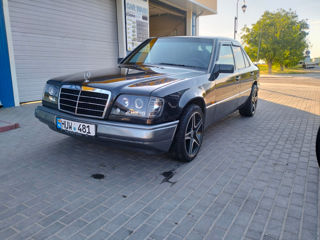 Mercedes E-Class foto 2