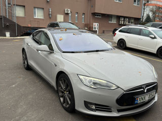 Tesla Model S foto 2