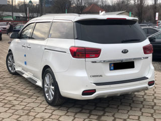 KIA Carnival foto 3