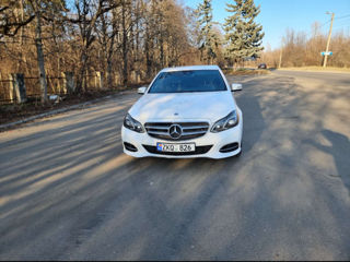 Mercedes E-Class foto 1