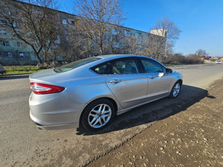 Ford Fusion foto 2