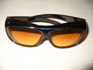 очки солнцезащитные