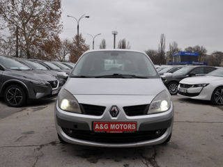 Renault Grand Scenic foto 2