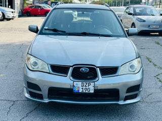 Subaru Impreza foto 2