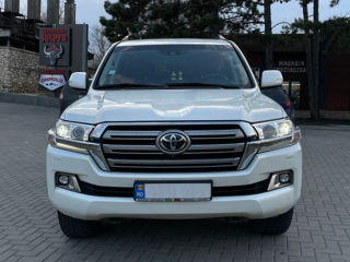 Toyota Land Cruiser фото 2