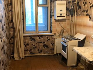 Se vinde apartament cu 4 camere Cahul Centru cladirea lui Zeiman foto 1