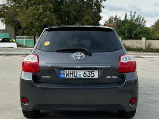 Toyota Auris foto 1