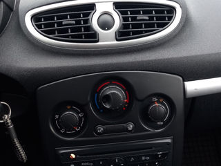 Renault Clio foto 14