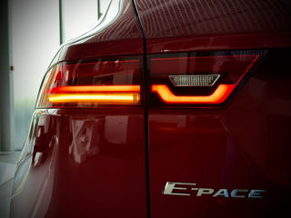 Jaguar E-Pace foto 8