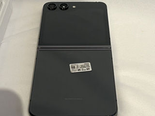 Samsung Galaxy Z Flip 5 foto 3