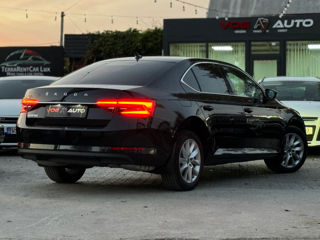 Skoda Superb foto 3