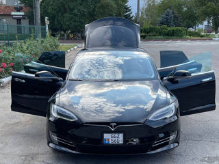 Tesla Model S foto 2