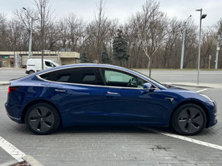 Tesla Model 3 foto 5