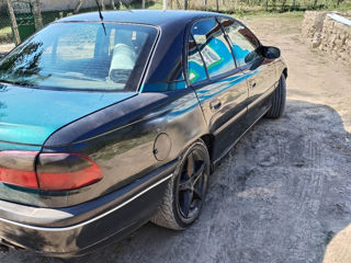 Opel Omega foto 4