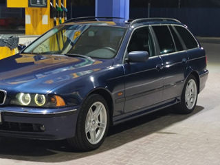 BMW 5 Series foto 2