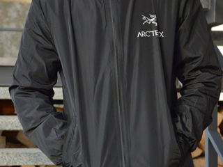 Продам ветровку ,arcteryx.