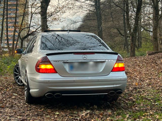 Mercedes E-Class foto 2