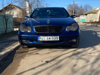 Mercedes C-Class foto 5