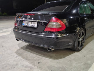 Mercedes E-Class foto 2