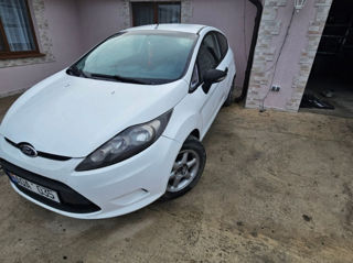 Ford Fiesta foto 4