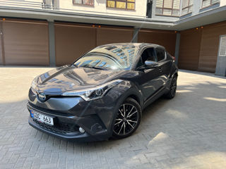 Toyota C-HR foto 1