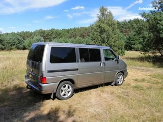 Vw multivan 111 kw foto 2