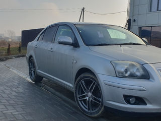 Toyota Avensis foto 6