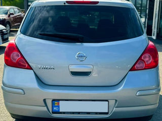 Nissan Tiida foto 6