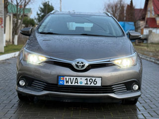 Toyota Auris foto 2