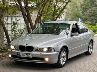 BMW 5 Series foto 2