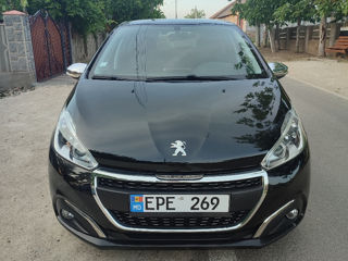 Peugeot 208 foto 4