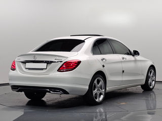 Mercedes C-Class foto 2