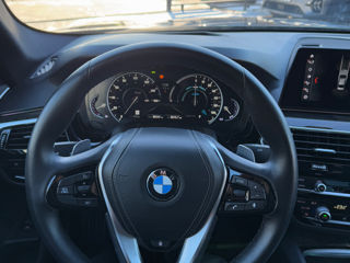 BMW 5 Series foto 7