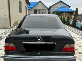 Mercedes E-Class foto 2