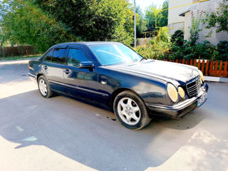 Mercedes E-Class foto 7