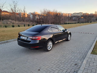 Skoda Superb foto 3