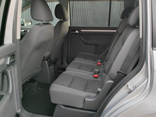 Volkswagen Touran foto 9