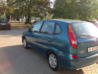 Nissan Almera Tino foto 2