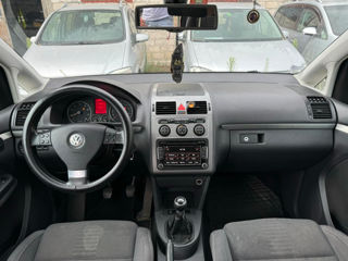 Volkswagen Touran foto 8