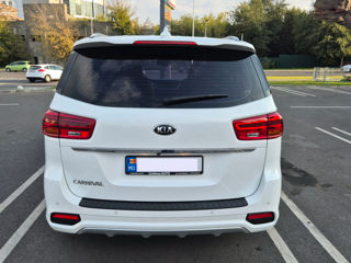 KIA Carnival foto 5