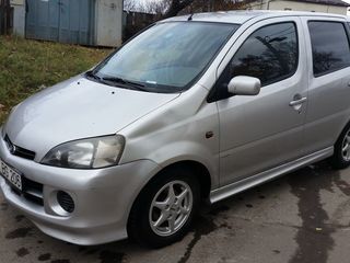 Daihatsu YRV foto 3